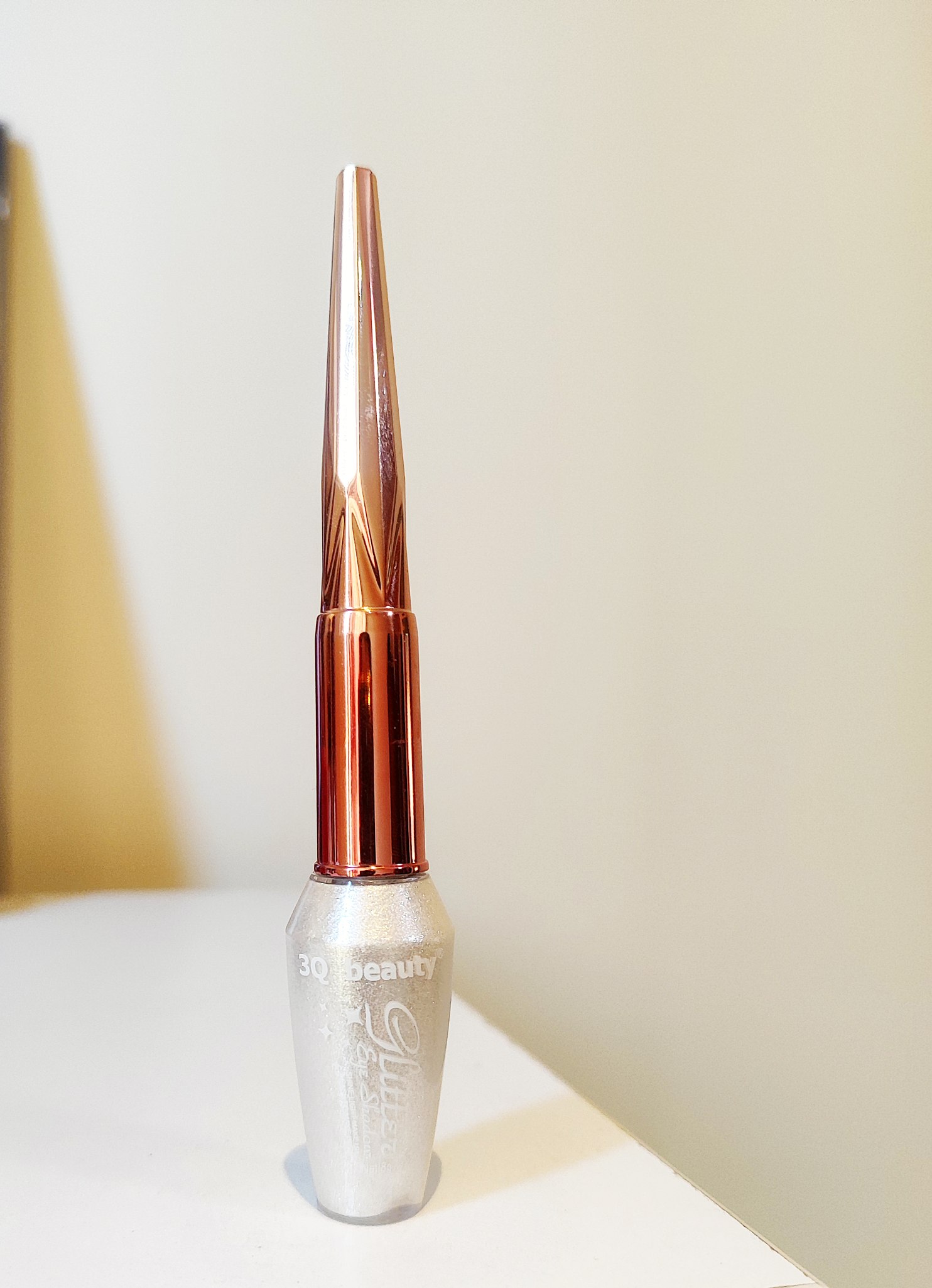 سایه گلیتری مایع چند کاره 3Q beauty...